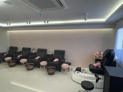 مركز راديانس للتجميل - الجيمي - دبي - +971 3 755 5425