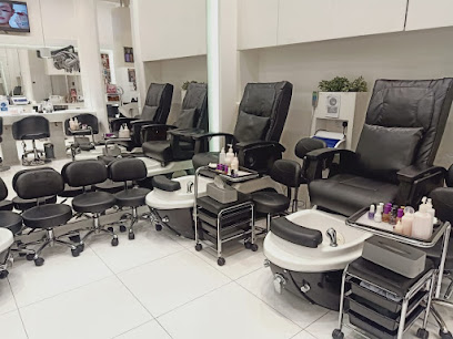 صالون واو للتجميل - دبي مول ، طابق ال جي بالقرب من مواقف السينما - دبي - +971 4 339 8265