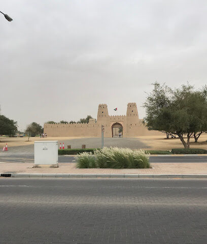 سوق البتان ويوجد محلات تبيع سوالف الطاقة الشمسية - عجمان -