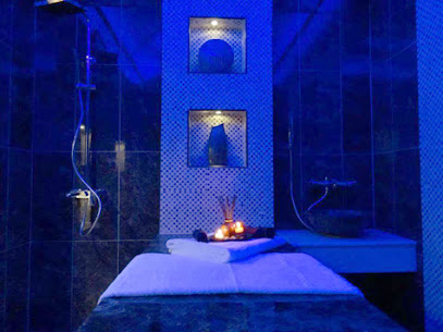 منتجع أوشن ويفز للرجال - أبو ظبي - +971 56 896 7960
