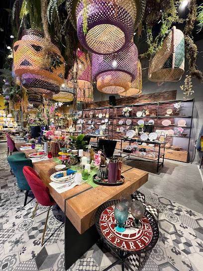 رومورز - دبي مول - United Arab Emirates|Downtown Dubai - Dubai|Shop #FF095