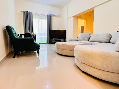 شقق جي إليفن - دبي - +971 56 886 6060