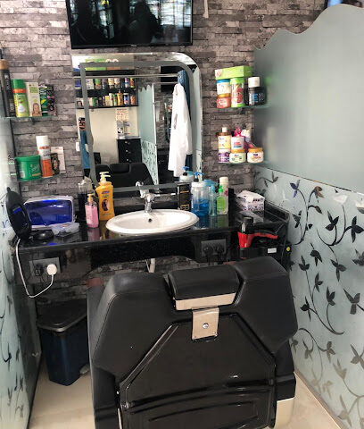 صالون توب سفن للحلاقة الرجالية - دبي - +971 3 782 1724