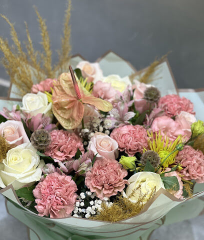 زهور وحلويات زهرة التوت - عجمان - +971 52 514 5792
