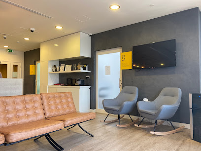 المركز الدولي للتميز في مجال طب الأسنان - أبو ظبي - +971 2 447 7752