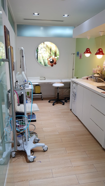 عيادة دكتور مازن لطب الاطفال - United Arab Emirates|Dubai|Sunset Mall Jumaira Beach Road|56MG+C9X