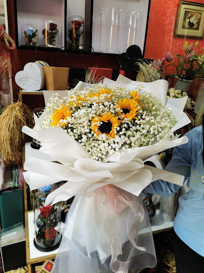 زهور اليستروس 有 间 花店 - United Arab Emirates|International City - Russia Cluster - Dubai|5C94+Q8H