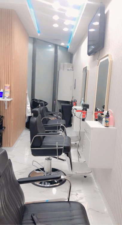 مقص نادر لتقطيع الشعر وتصفيف الشعر - United Arab Emirates|Dubai|Jumeirah Village Circle - Shop No. 01|RMT Residence