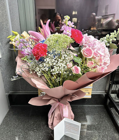 بوتيك وايت بلوسومز فلاور - عجمان - +971 58 507 7171