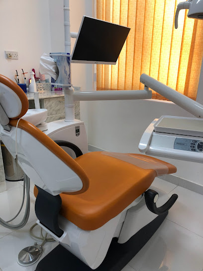 عيادة العنق لطب الاسنان - United Arab Emirates|Ras Al-Khaimah|Al Muntasir Rd|501