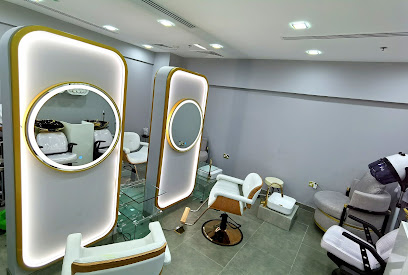 ستوديو كينج ريتش هير - دبي - +971 55 252 3400