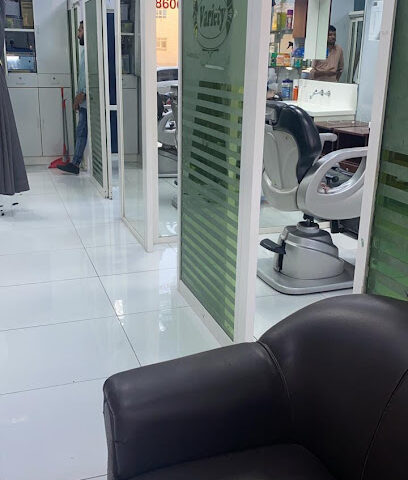 صالون كلين تاتش جينتس - دبي - +971 56 836 0703