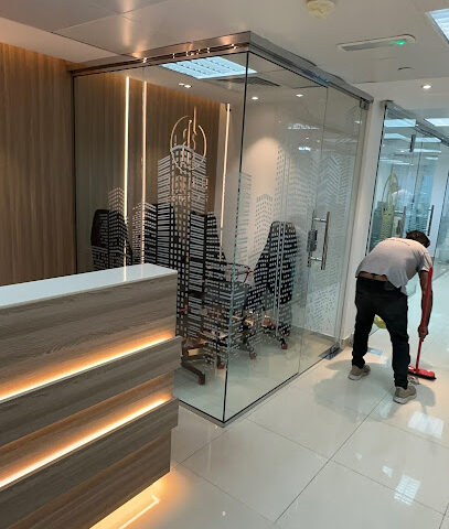 نزول أعمال الألمنيوم والزجاج - دبي - +971 55 305 4290
