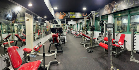 نادي المدرب الرياضي أبو ظبي - منطقة النادي السياحي - دبي - +971 50 587 7404