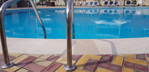 حمام سباحة وسط المدينة - دبي -