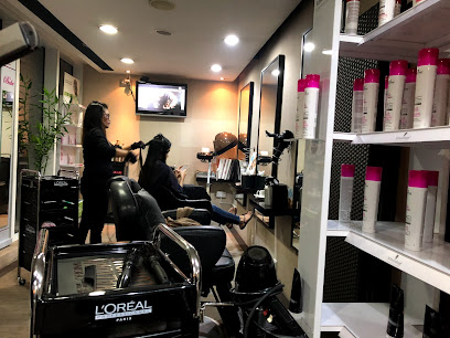 صالون هايلايت - دبي - +971 55 212 7974
