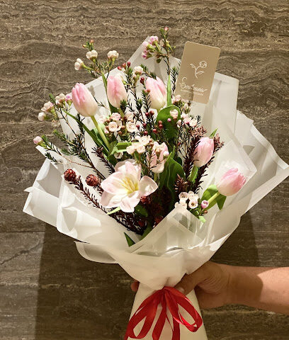 زهور سولفانا وشوكولاتة - عجمان - +971 50 412 3362