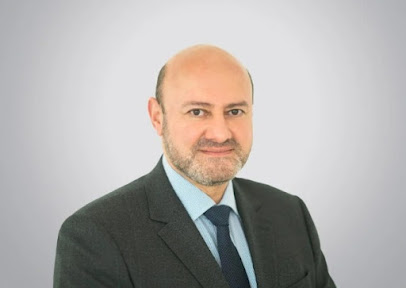 الدكتور ياسر الجزار | استشاري أمراض الجهاز الهضمي في دبي - أبو ظبي - +971 800 7777