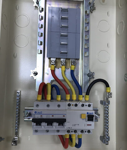 الفنار اليكتريك ديسيبل - عجمان - +971 4 267 7500