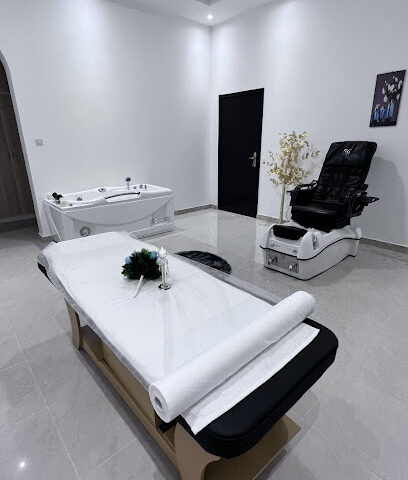 مركز مون هاوس سبا للرجال - دبي - +971 56 588 4788