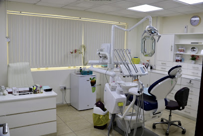 مركز الرقة لطب الاسنان - أبو ظبي - +971 9 223 3319