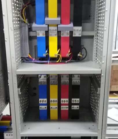 شركة صناعة المفاتيح الكهربائية ذات الجهد الكهربائي المحدودة - عجمان - +971 6 532 9979