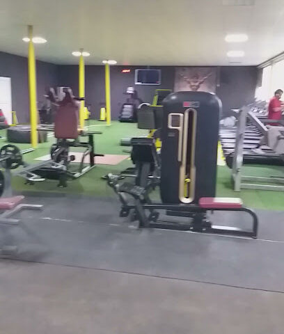 CROSSFIT GYM نادي الاداء العالي - دبي -