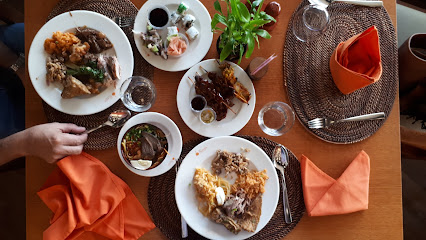 مطعم ومشاوي هوت بالايوك دبي - عجمان - +971 4 221 9797