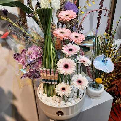 غرفة بلوم - عجمان - +971 6 555 7117