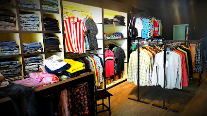 يرتدي منفذ بوشين - أبو ظبي - +971 52 664 5789