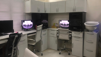 معمل جولدن سمايل لطب الاسنان - أبو ظبي - +971 6 556 8899