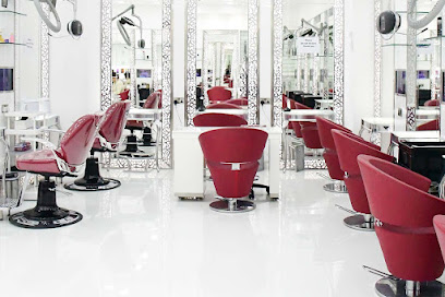 مركز إن فوغ للتجميل - دبي - +971 2 667 2444