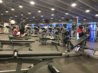 نادي J في جميرا أبراج الإمارات - عجمان - +971 4 319 8660