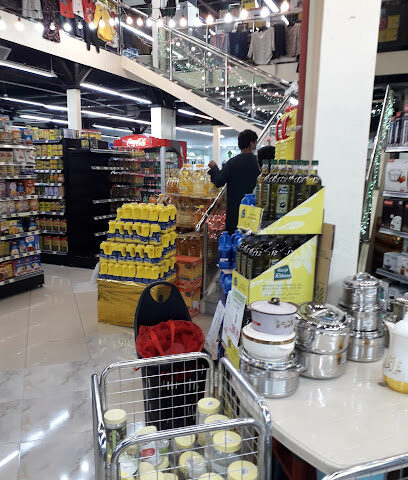 سوق نجوم الكلية الهايبر - دبي - +971 54 991 2834