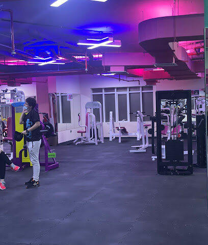كروس فيت جيم للنساء - دبي - +971 6 740 7640