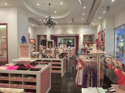 نعومي - دبي - +971 7 226 4265