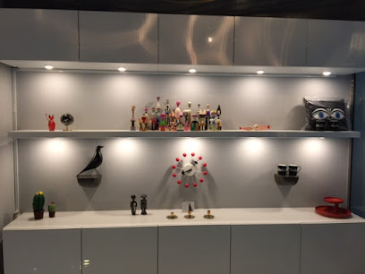 بيت الحماقة - دبي - +971 4 443 0020