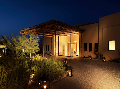 منتجع فلل اليم أنانتارا جزيرة صير بني ياس - الشارقة - +971 2 801 4200