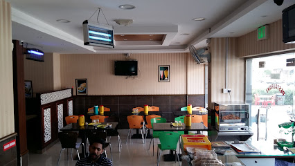 مطعم فودبارك - الشارقة - +971 6 573 8464