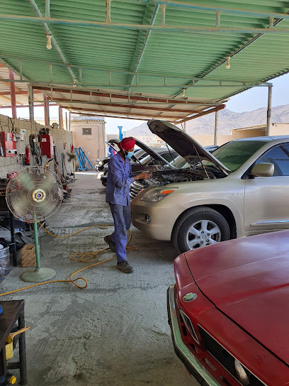 النجوم الثبية لصيانة السيارات. ورشة عمل - United Arab Emirates|Sharjah|Khorfakkan Road|Zubara