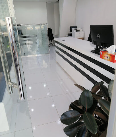 جرين ستار لتأجير السيارات ش.ذ.م.م فرع الفجيرة - أبو ظبي - +971 9 228 0786