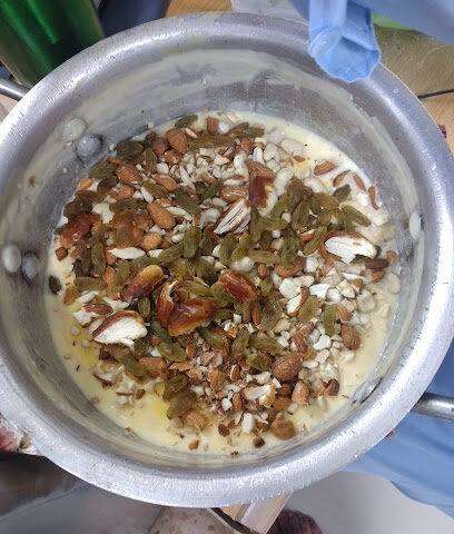 مخابز الاصدقاء - أبو ظبي - +971 6 528 5656