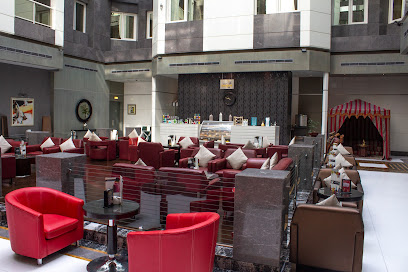 مقهى الفناء - أبو ظبي - +971 4 233 4444