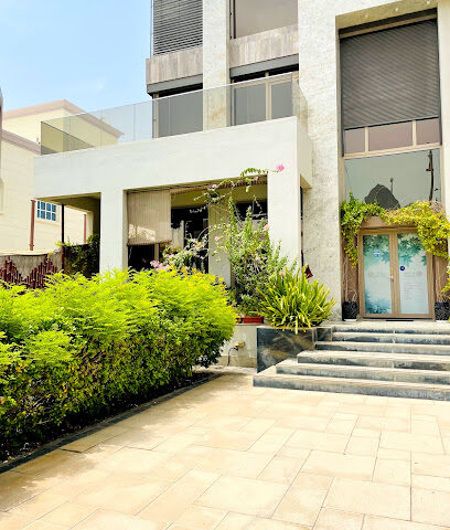 مركز بيت الطبيعة الطبي ذ -  - +971 2 585 7580
