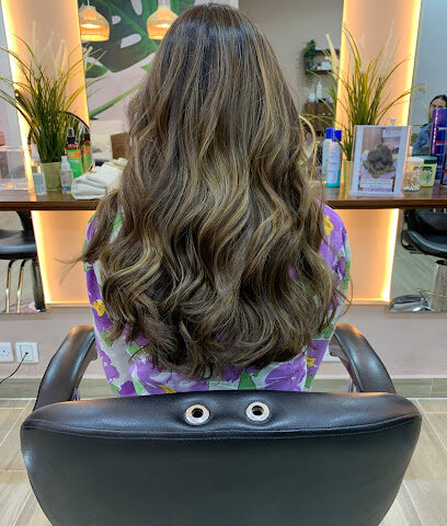 إسراء صالح بيوتي لاونج - أبو ظبي - +971 6 537 5061