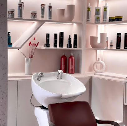 مركز سولو للتجميل - أبو ظبي - +971 3 755 1991