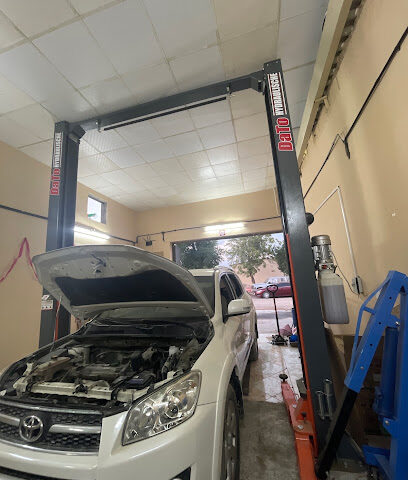 المرآب الملكي - أبو ظبي - +971 55 986 2101