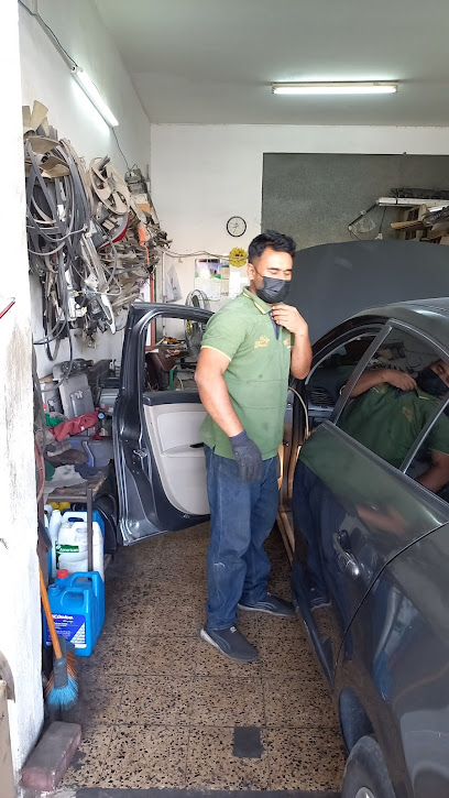 محل محمد عبد الرشيد لتصليح كهرباء السيارات - United Arab Emirates|Industrial Area - Abu Dhabi|Khalifa Bin Zayed Al Awwal St|5QV2+9R6