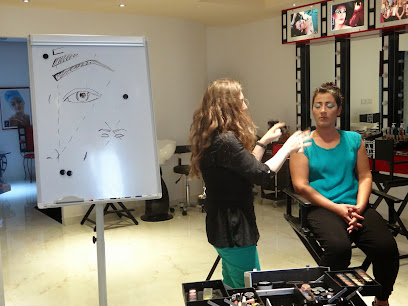 مركز تدريب أتيليه المكياج - أبو ظبي - +971 55 726 1703