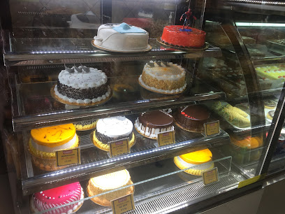 مطعم وحلويات بامبيز - أبو ظبي - +971 4 352 8585